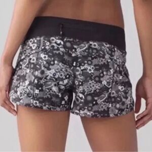 Lululemon Speed Short in Black & White Print